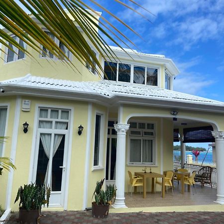 Villa Bella Charming Beachfront Guesthouse Blue Bay Luaran gambar