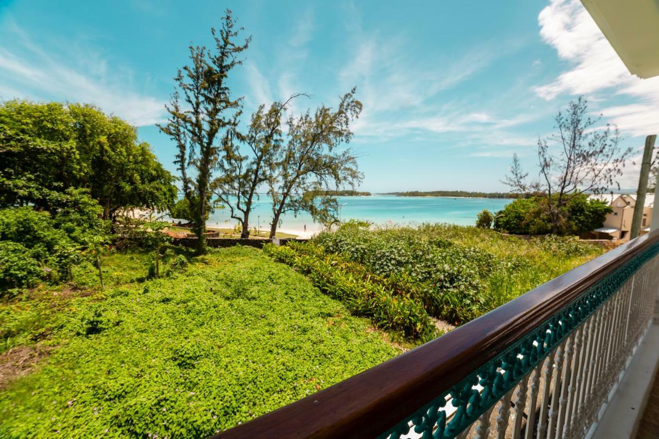 Villa Bella Charming Beachfront Guesthouse Blue Bay Luaran gambar